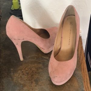 Pink pumps